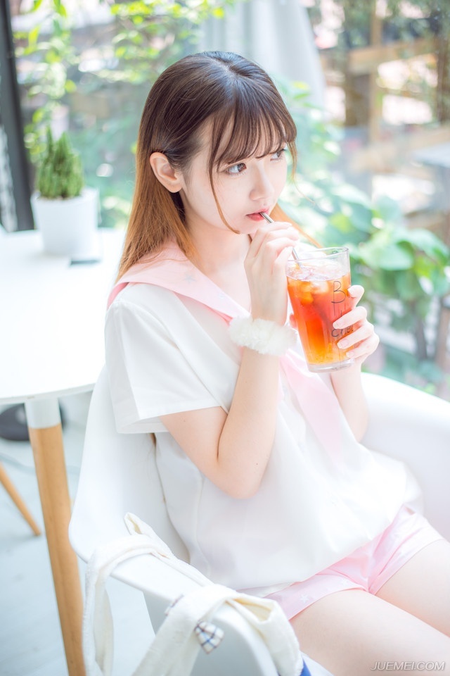 情愿让日子过得忙迫，也不要让日子过得无聊。——罗兰
